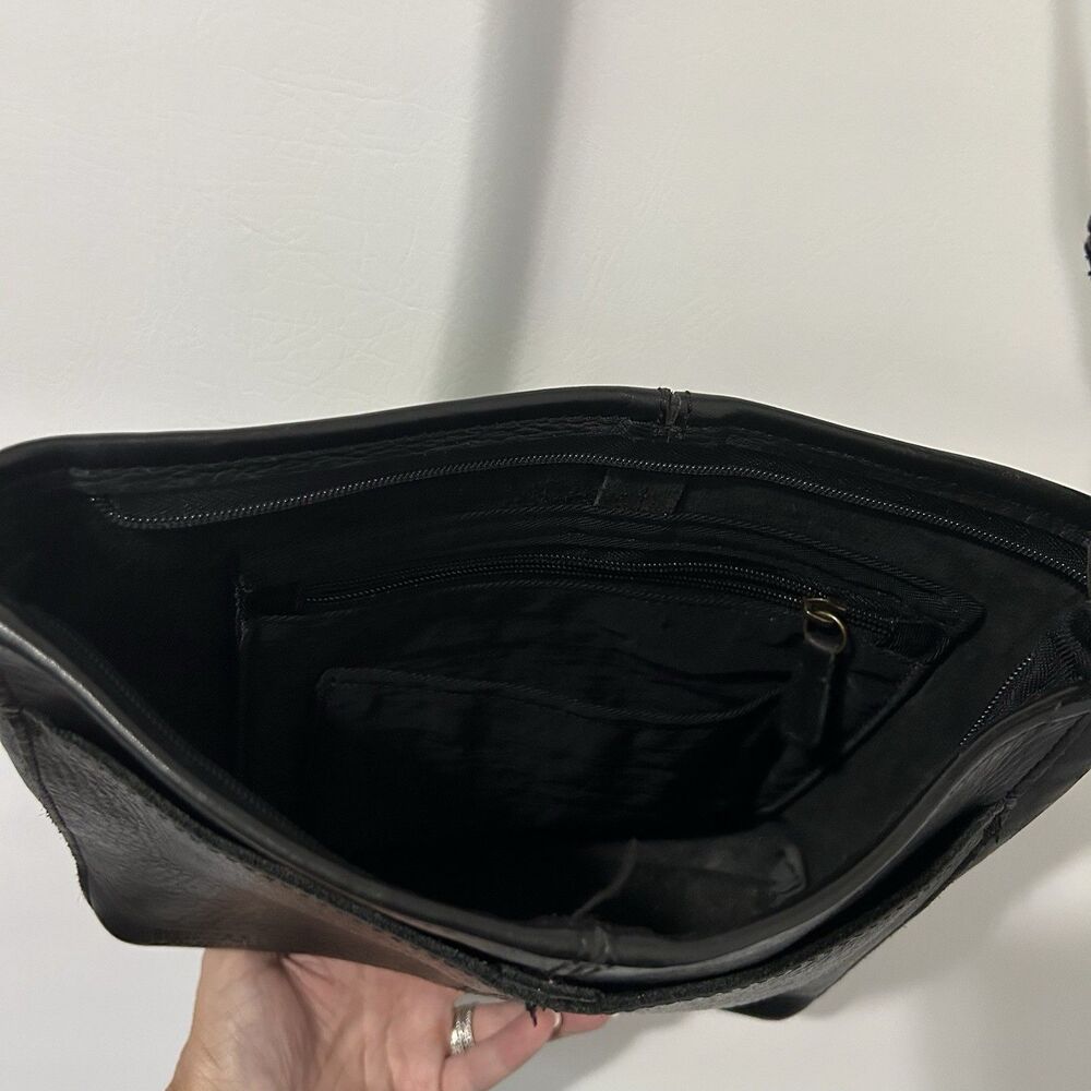 Duluth Trading Co. Bag Crossbody Purse Black Pebbled Leather Minimalist Classic - Picture 9 of 11